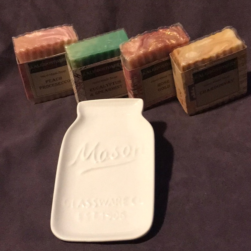 Handmade Artisanal moisturizing Soap - Picture 2 of 4